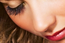 Makijaż korekcyjny nosa – konturowanie nosa