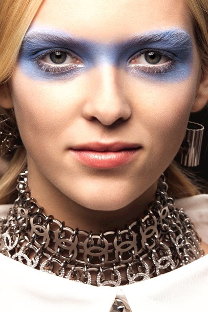 Chanel-SS16-Beauty-Vogue-8Oct15-Chanel_b_426x639
