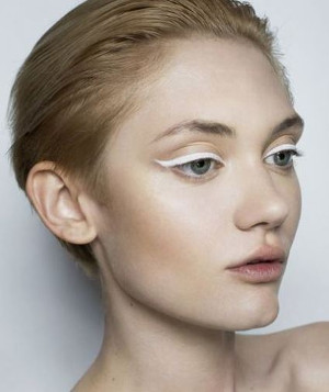 biały eyeliner1